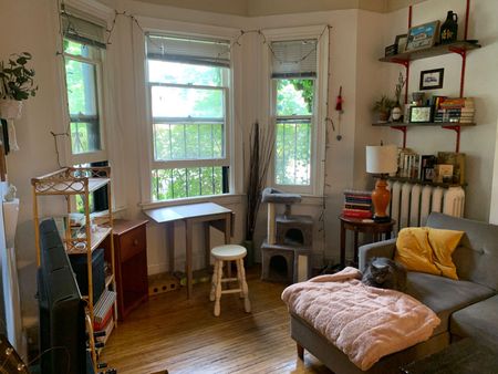 For Lease - 108 Admiral Road Unit# 1, Toronto, Ontario - Photo 4