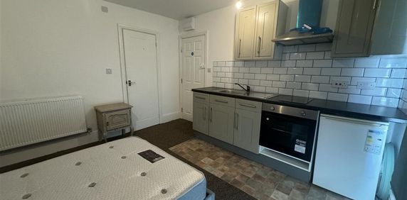 Buckingham Street, Aylesbury - Photo 2