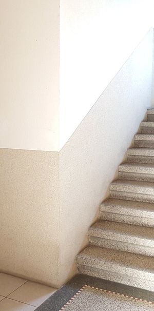 Ansprechende 2-Raum-Wohnung mit Balkon in einem sanierten Gründerzeithaus, zentrumsnah in Chemnitz - Photo 1