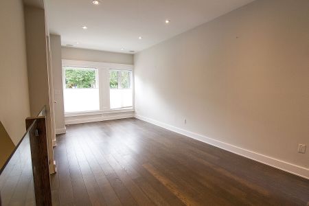 For Lease - 900 Manning Avenue Unit# Main, Toronto, Ontario - Photo 4
