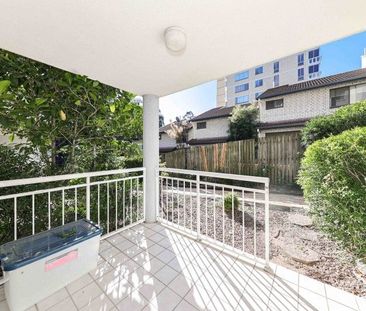 Hurry! Secure Your Dream Rental in Indooroopilly Today! - Photo 1