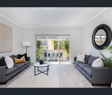 Modern North Facing Apartment - Photo 2