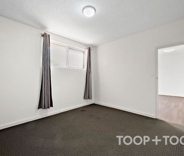 Bright 2 Bedroom Unit! - Photo 3