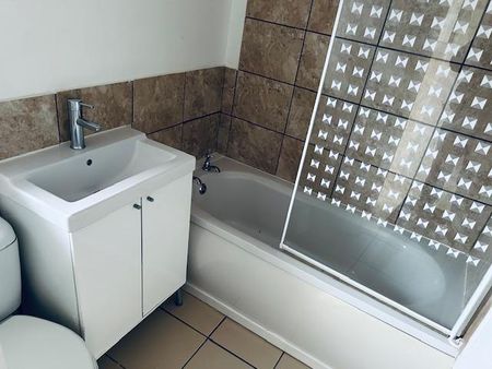 1 bedroom ground floor flat to rent - Photo 4