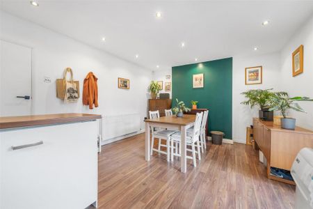 2 bedroom maisonette to rent - Photo 2