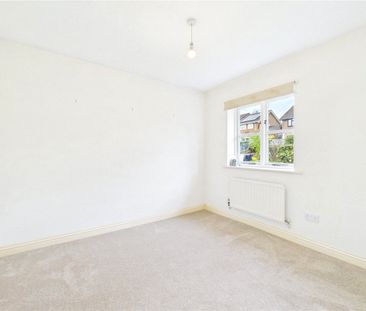 Coltsfoot Close, Burghfield Common, Reading, Berkshire, RG7 - Photo 3