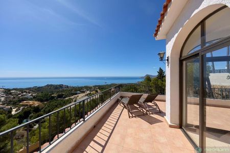 Luxury Villa for rent in Alicante, Spain - Photo 3