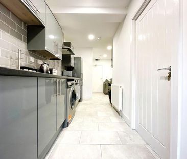 5 bedroom semi-detached house to rent - Photo 6