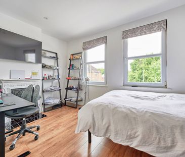 Available unfurnished from 03/07/2025 - Photo 3
