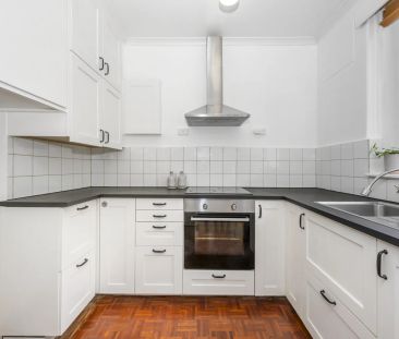 Lifestyle and Location in Perfect Sync! - Photo 2