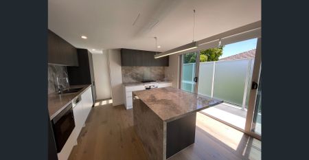 102/13 Belmore Rd, Balwyn North, Vic 3104 - Photo 4