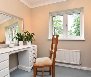 4 bedroom detached house to rent - Photo 4