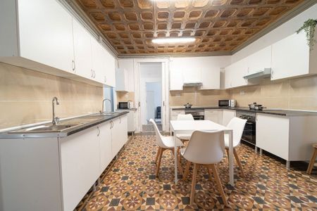 Carrer de Santa Anna, Barcelona, Catalonia 08002 - Photo 4