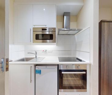 Studio to rent - Photo 6