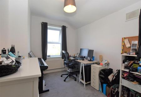 3 bedroom terraced house to rent - Photo 4