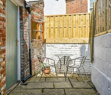 3 bedroom terraced house to rent - Photo 4
