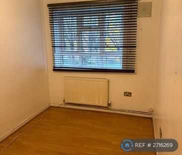 1 bedroom in a flat share to rent - Photo 5