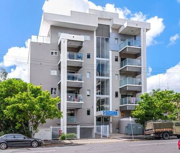 Your Ideal Inner City Location! - Photo 6