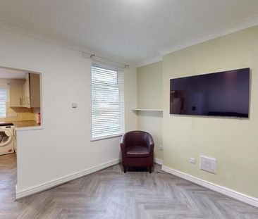 6 bedroom house to rent - Photo 1
