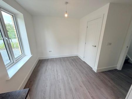 3 bedroom detached house to rent - Photo 2