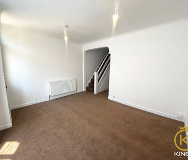 3 bedroom terraced house to rent - Photo 2