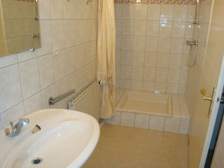 APPARTEMENT - 69 m2 - 3 pièces - rue de la chapelle à SARREGUEMINES 57200 - Photo 5