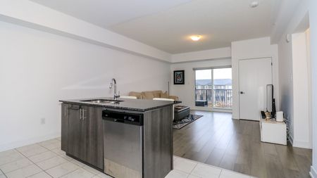 For Lease - 4 Spice Way Unit# 212, Barrie, Ontario - Photo 3