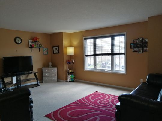 For Lease - 712 Activa Avenue, Kitchener, Ontario - Photo 1