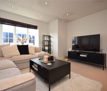 95, Dunlop Avenue, Leeds, West Yorkshire, LS12 6LE - Photo 1