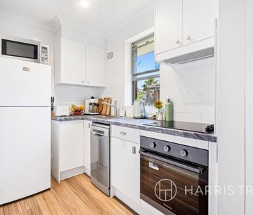 Comfort And Convenience In An Idyllic Cul De Sac Setting - Photo 2