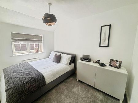 2 bedroom semi-detached house to rent - Photo 3