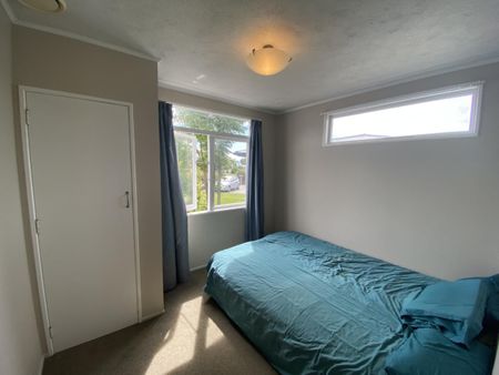 Warm & Sunny Family Home in Prime Location - Photo 4