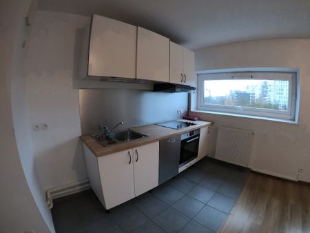 Location Appartement 3 pièces 92m² LILLE 59800 - Photo 4