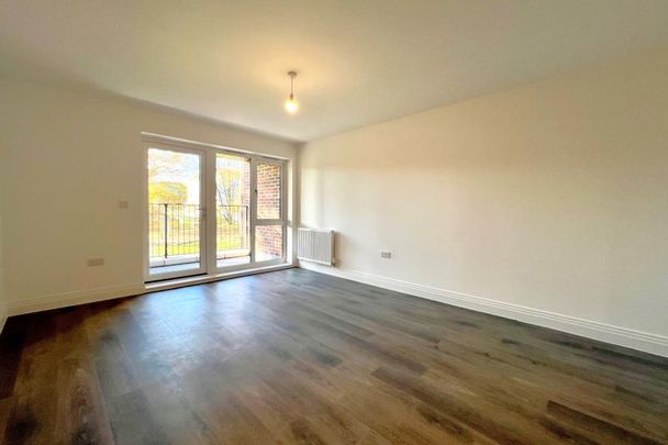 Wessex House, Ottershaw - 2 bedrooms Property for lettings - Seymours - Photo 1