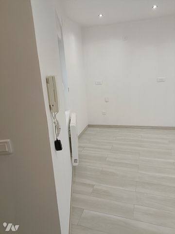 Un appartement en rez-de-chaussée - ANICHE - Photo 2