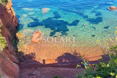 Villa pieds dans l'eau - accès mer - proche Cannes à Théoule-sur-Mer - Photo 3