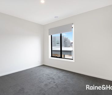 49 Verve Circuit, Cranbourne West, VIC 3977 - Photo 5