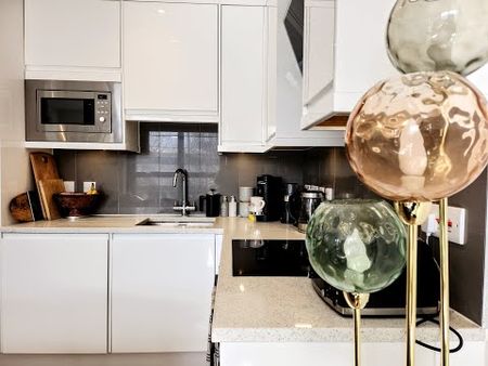 1 Bed Flat, Satchwell Road, E2 - Photo 4