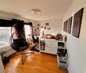 Ljus och rymlig trea med balkong i centrala Haninge! - Foto 5