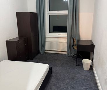 Room in a Shared Flat, Bristol, BS2 - Photo 5