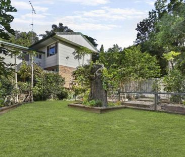 Five Bedroom Home in Sought-After Mount Lofty Location - Photo 1
