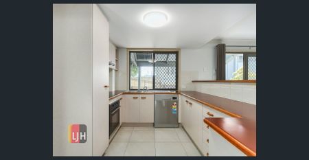 LOVELY, 2 BEDROOM TOWNHOUSE IN EVERTON PARK ! - Photo 3