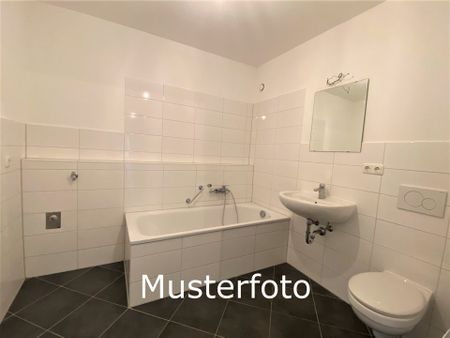 So viel Platz! 4 Zimmer mit Balkon und mit riesigem Wohnzimmer - Foto 2