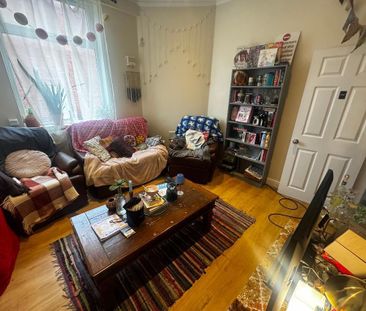 4 bedroom end of terrace house to rent - Photo 3