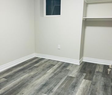 For Lease - 6 Ribbon Drive Unit# Unit 2, Brampton, Ontario - Photo 5