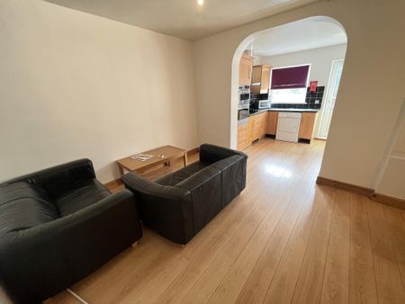 3 bedroom terraced house to rent - Photo 5