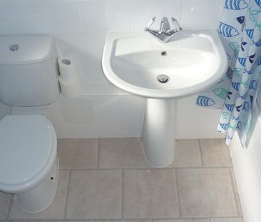 1 bedroom Flat To Let - Photo 5