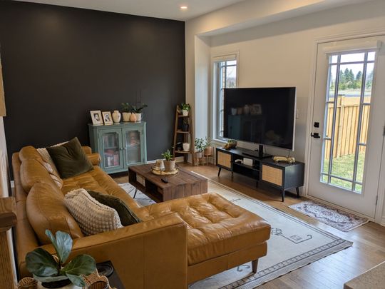 For Lease - 11 Shipley Avenue, Collingwood, Ontario - Photo 1