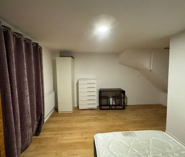 Single Room, The Rookery, Grays - Photo 3