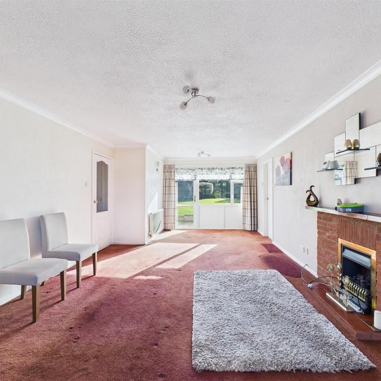 2 bedroom detached bungalow to rent - Photo 1